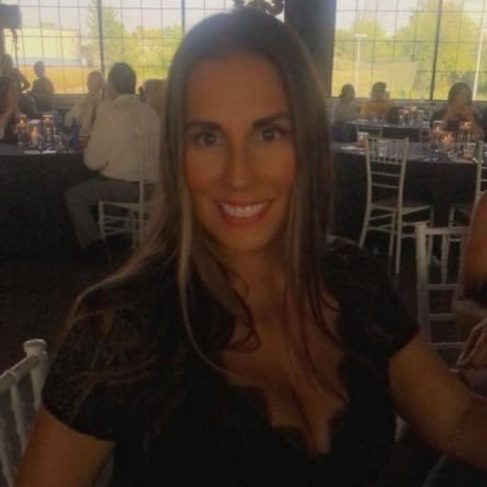 Meet your Posher, Angie vieta